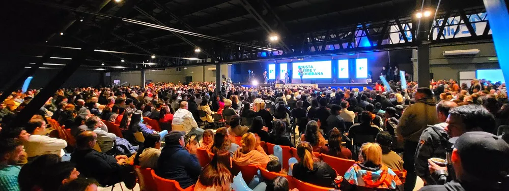 JUSTA, LIBRE Y SOBERANA - CRESTO (2)