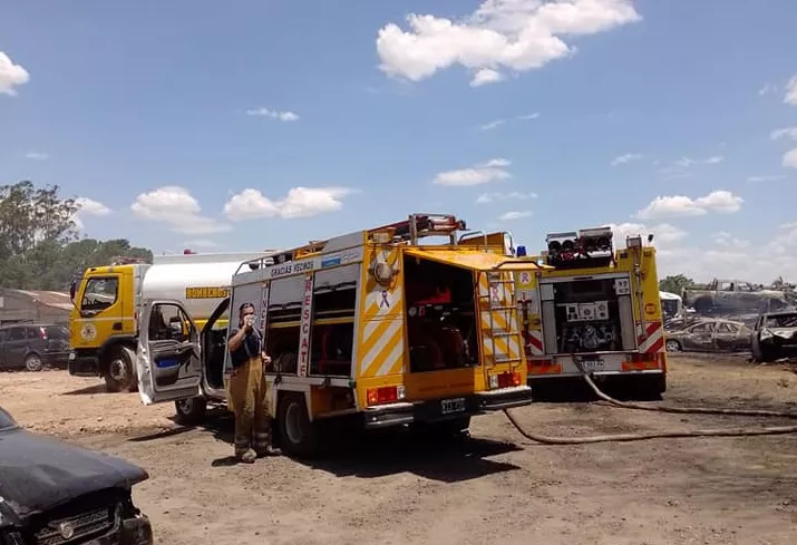 Incendio en desarmadero 01