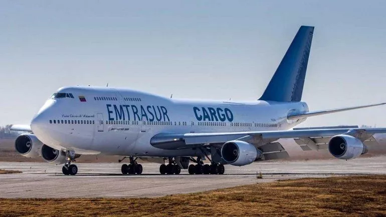 AVIÓN EMTRASUR