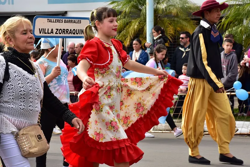 DESFILE - DÍA DE LA INDEPENDENCIA - ARCHIVOS (3)