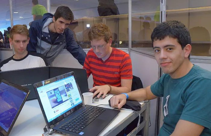 EMPRENDEDORES - TECNOLOGÍA (2)