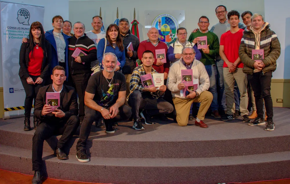 LIBRO - CONSUMOS PROBLEMÁTICOS (3)