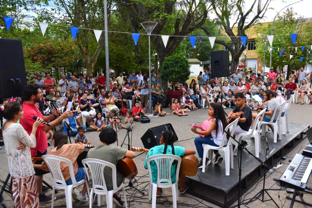 ESCUELA DE MÚSICA (2)