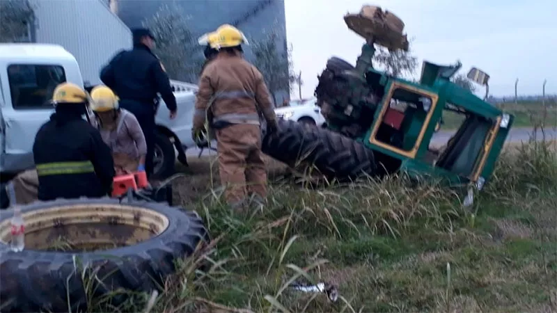 Accidente tractor y camioneta_4