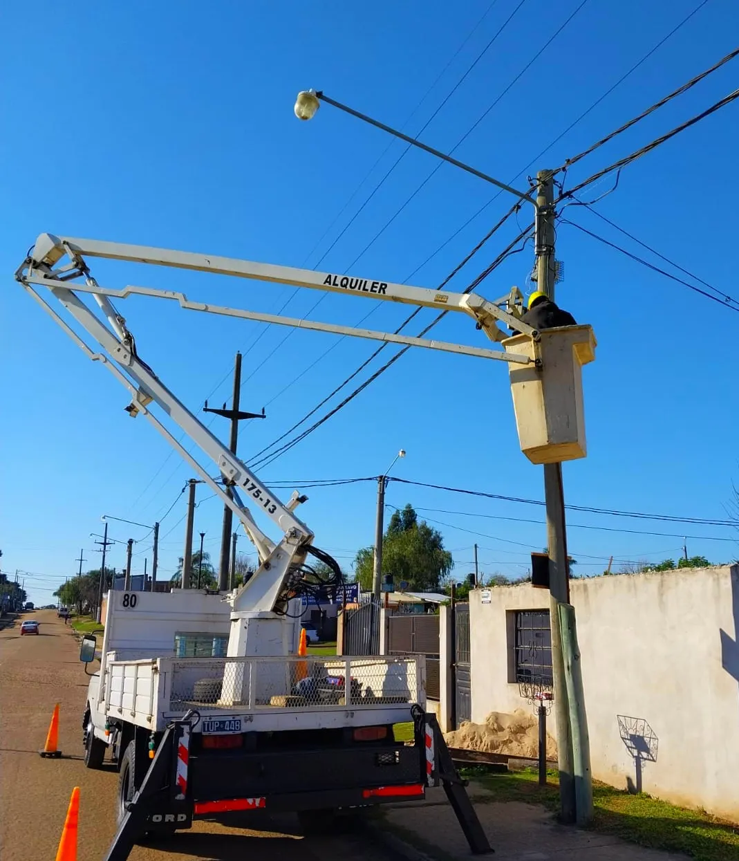 LUCES Y ELECTRICIDAD - ELECTROTECNIA (6)