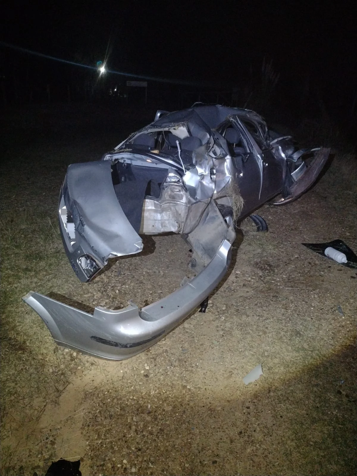 Terrible accidente en la Autovía: Conductor siguió de largo en una curva y destrozó su auto. Está grave en el Masvernat.