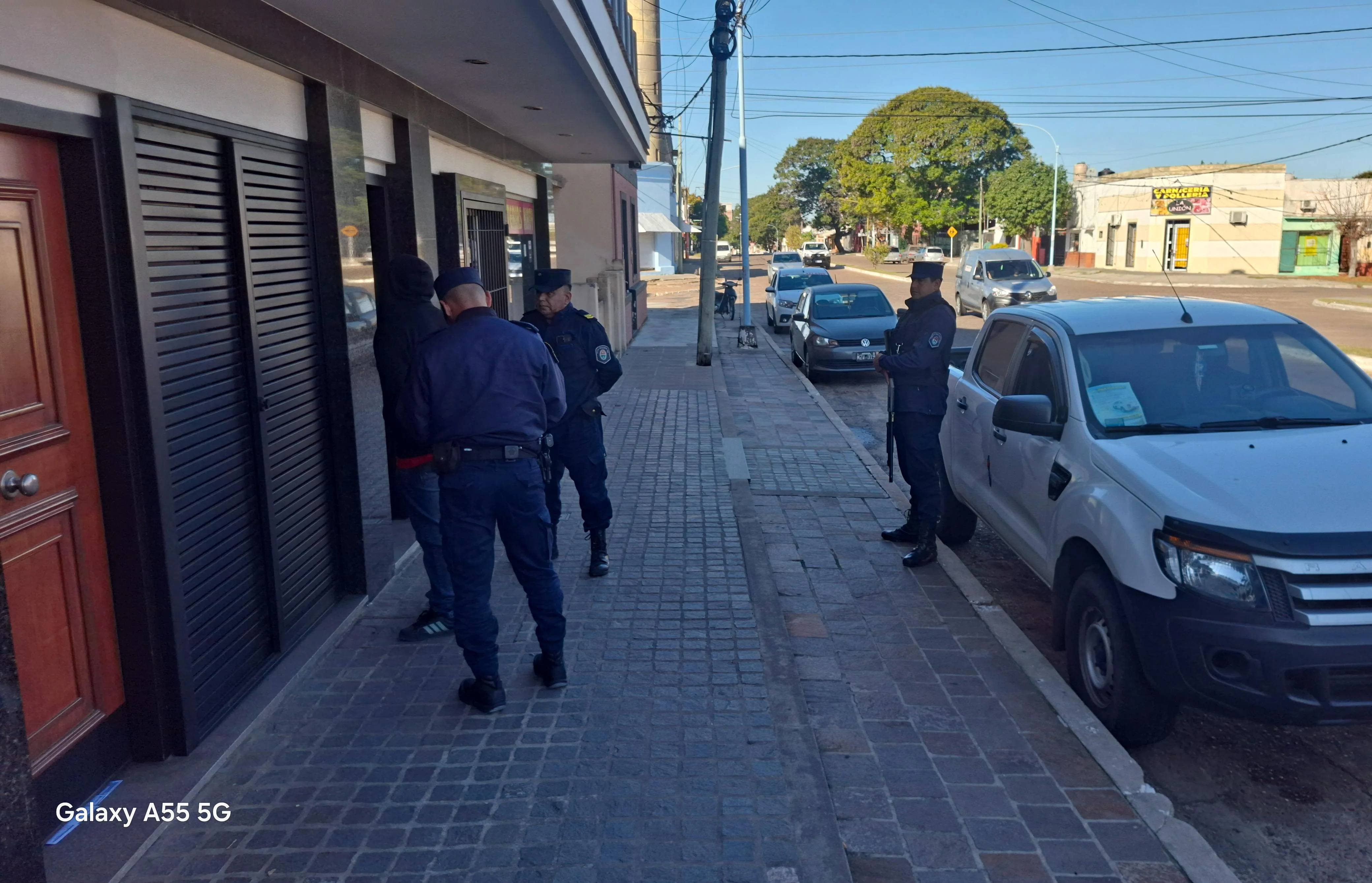 Cayó en entrega controlada: detenido por extorsionar a un hombre para devolverle su iPhone