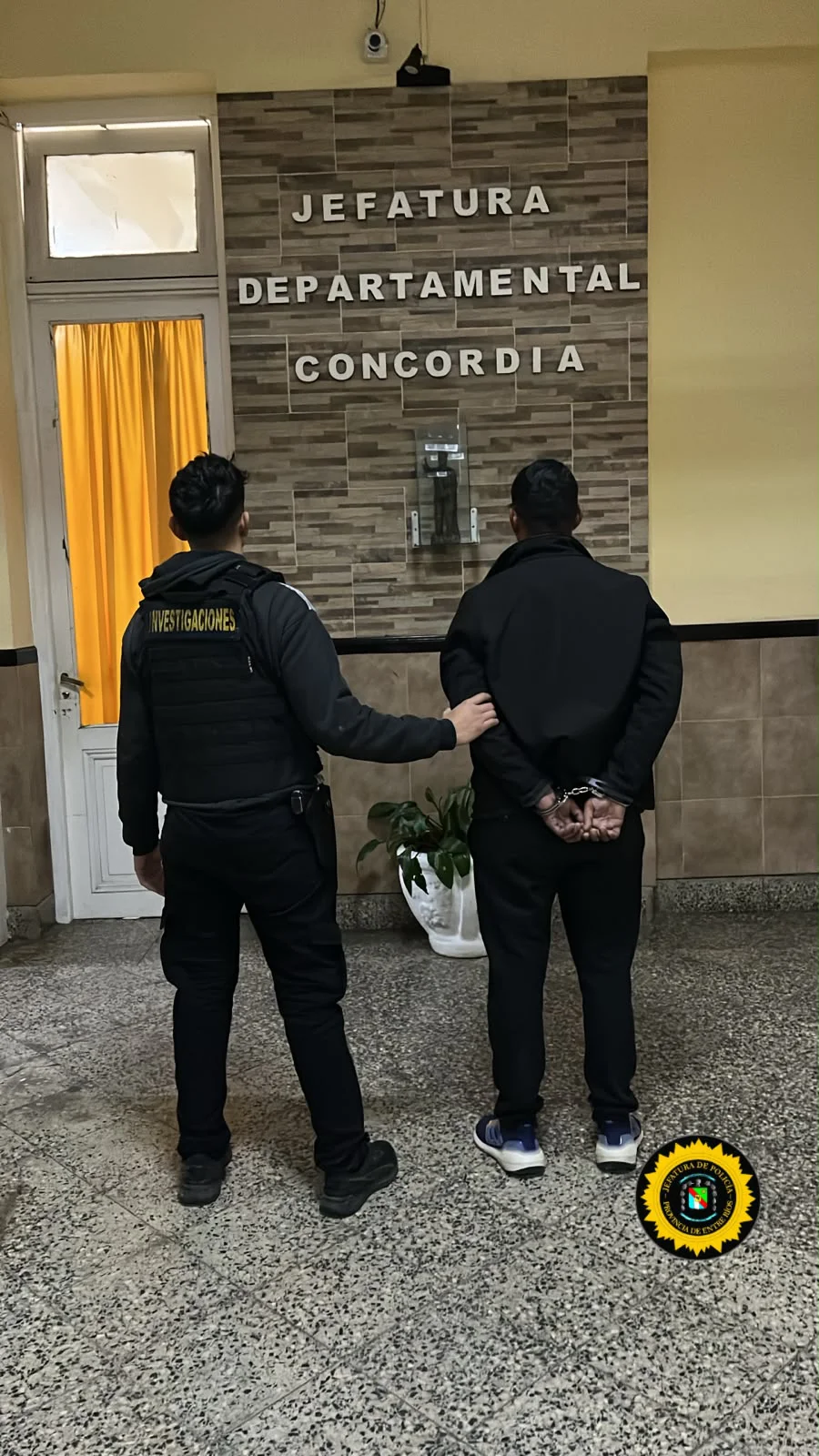 Detienen a un hombre acusado de acoso callejero y robo de un celular