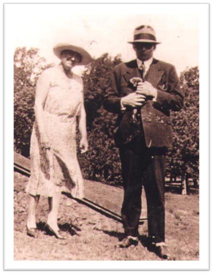 Suzanne (Madre) Fuchs Vallon y Antoine de Saint Exupéry. (Circa 1929)