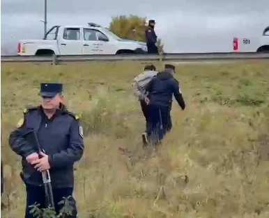 En otro operativo "saturación" la Policía detuvo a dos hombres y secuestró cebollines de cocaína.