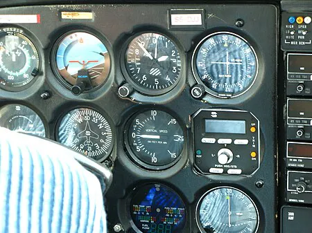 Cessna_172_cockpit