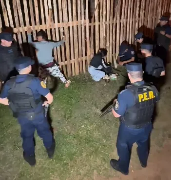 CONTRA EL CERCO