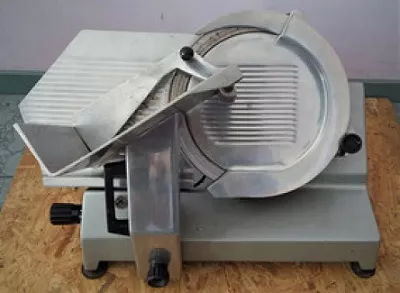 Máquina de cortar fiambres