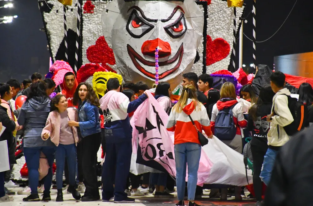 DESFILE DE CARROZAS (2)