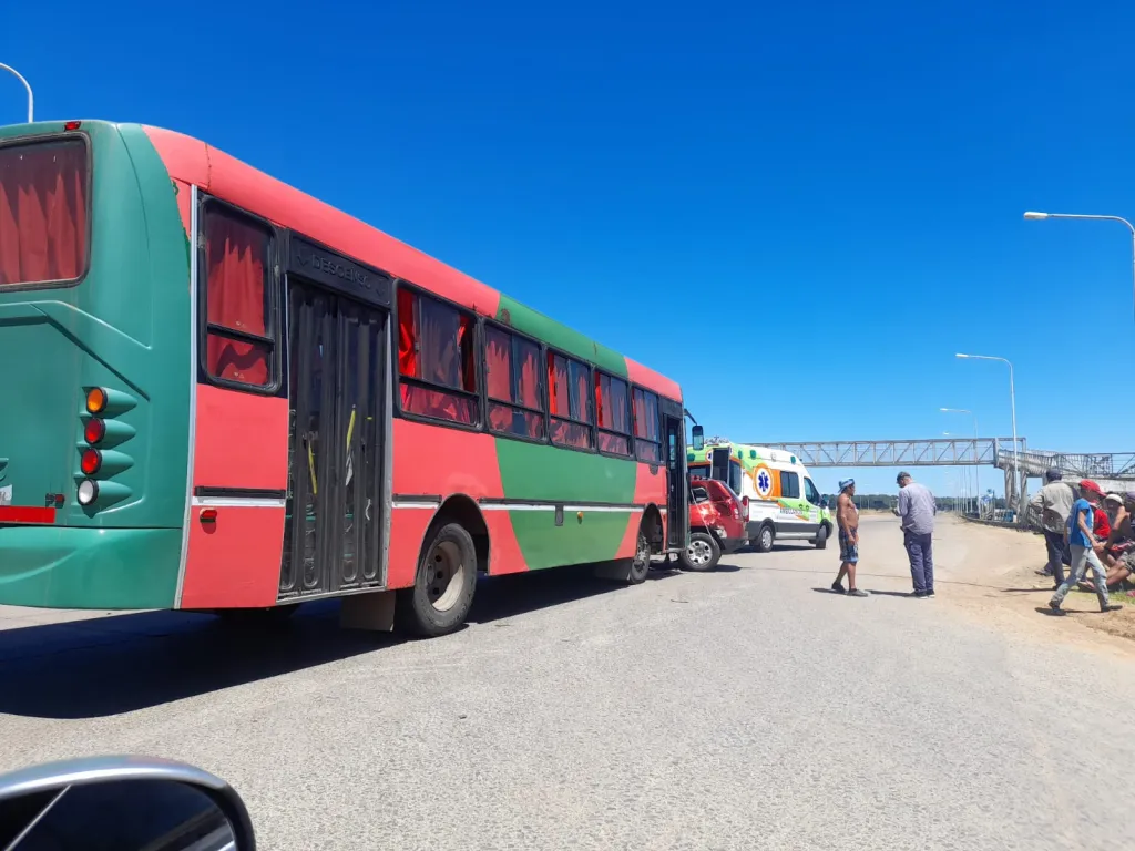 colectivo-y-camioneta