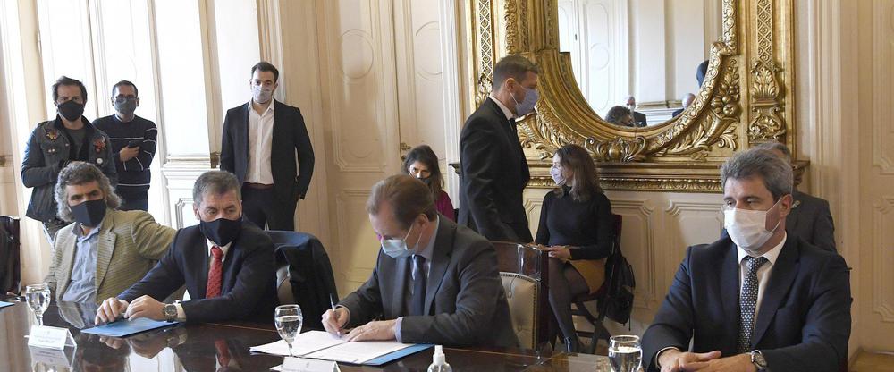 BORDET FIRMA ACUERDO CON NACION