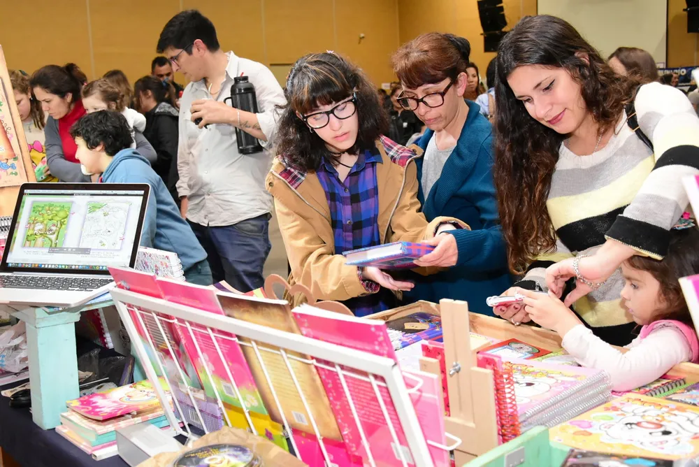 FERIA DEL LIBRO - FOTOS DE ARCHIVOS (4)