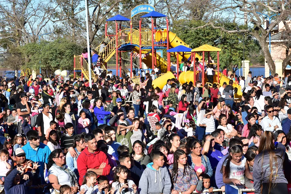 Mes de todos los niños y todas las niñas