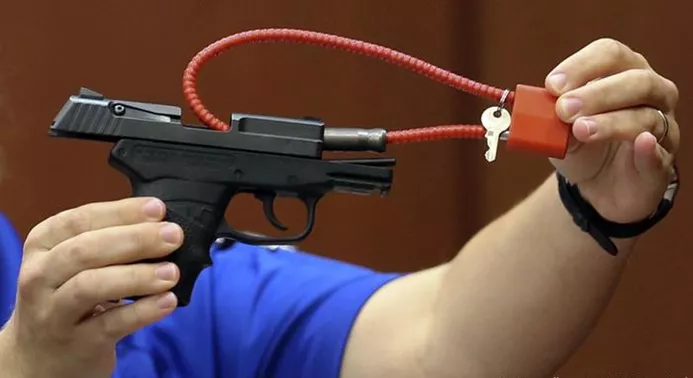 ARMA EN MENORES ESTADOS UNIDOS