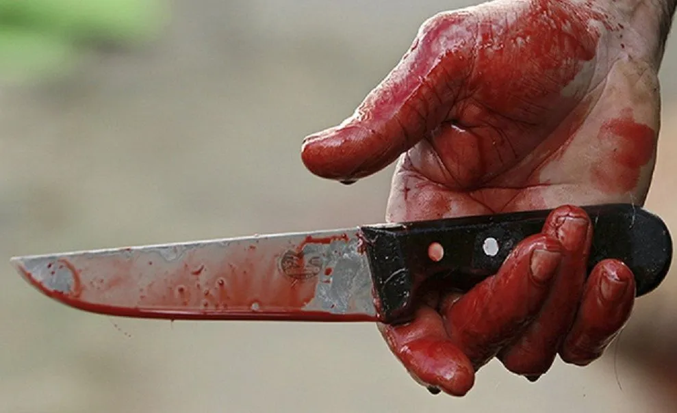 Una disputa familiar terminó con un hombre apuñalado en la disputa por un taller mecánico.