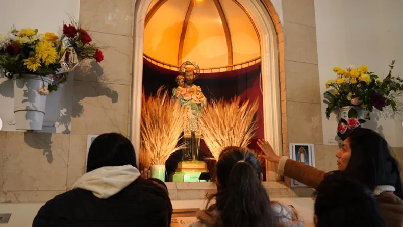 los-fieles-llegan-todo-el-pais-pedir-pan-y-trabajo