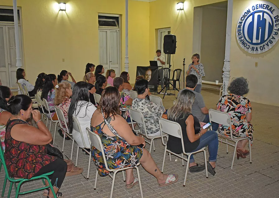 CHARLA - MUJER - CGT (1)