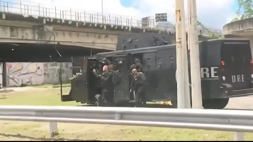 efectivos-de-seguridad-comandaron-operativo-en-una-favela-de-rio-foto-cortesiasbtestadao-FFAJVVORRNCNPMDV2CNUXSBMB4