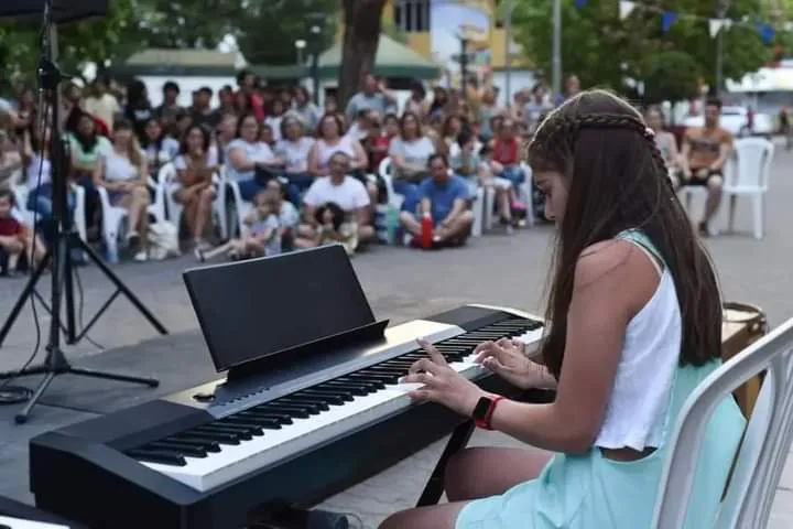 ESCUELA DE MÚSICA (1)