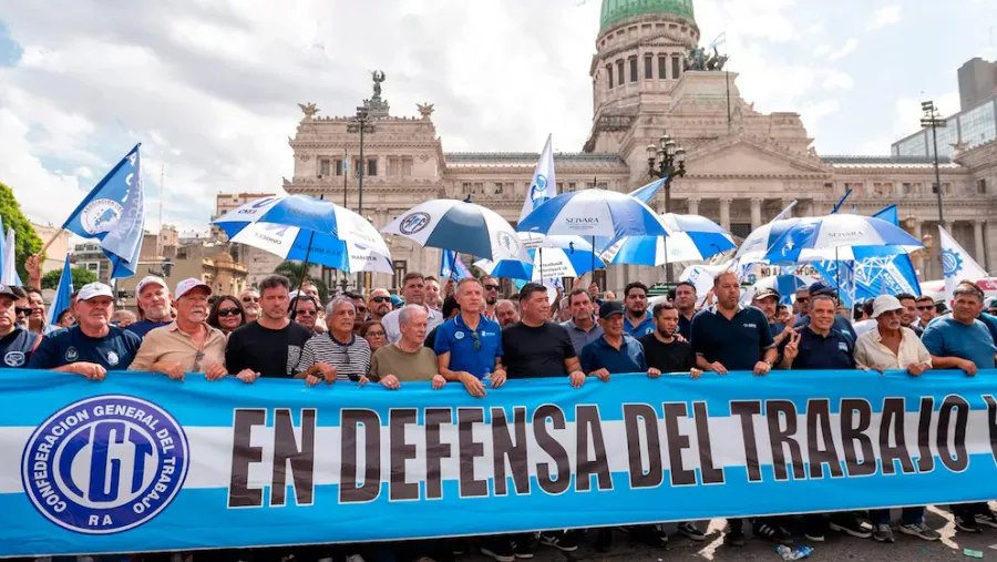 Otro fallo a favor del Gobierno por la reforma laboral: apartaron a la Justicia del Trabajo de la causa