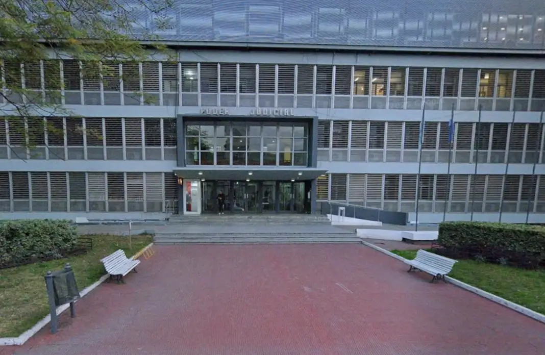 Tribunales
