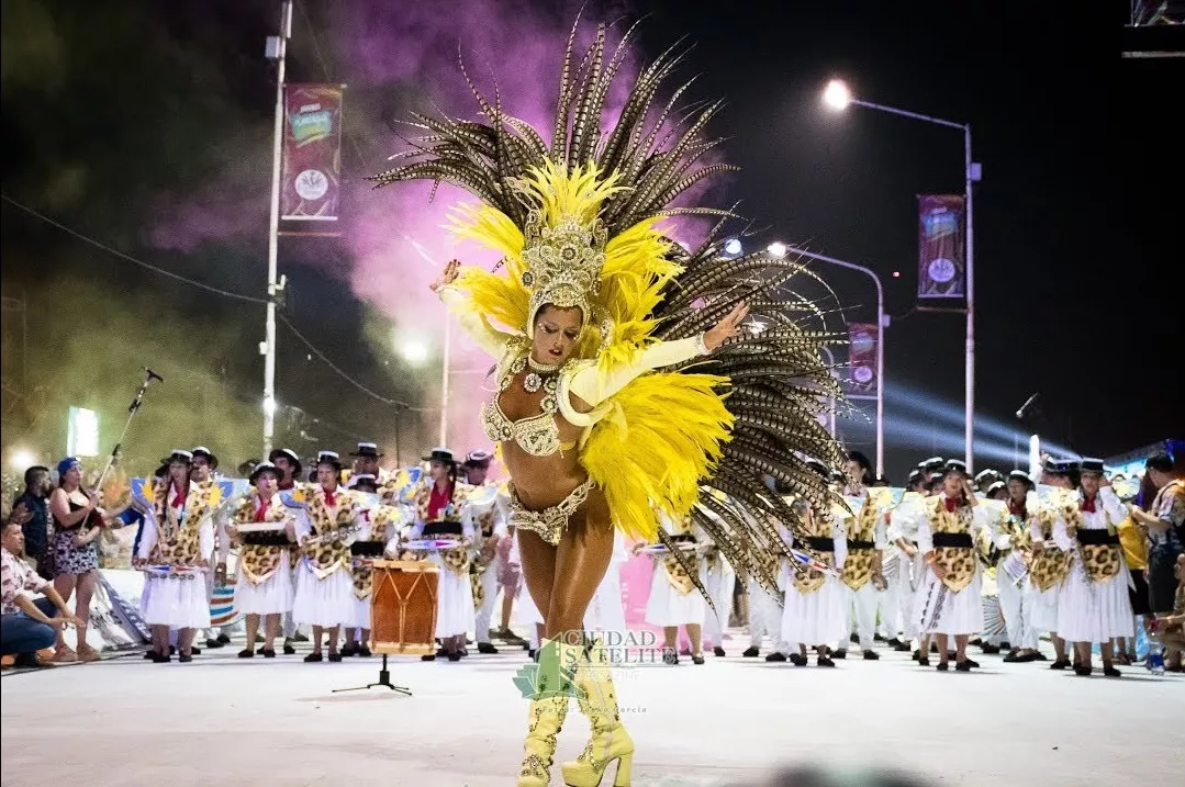 Show de batucada de Comparsa Imperio.