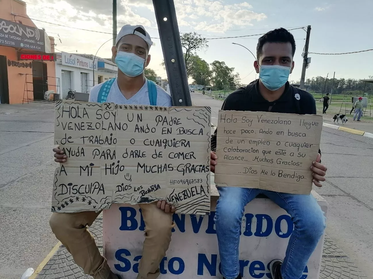 VENEZOLANOS EN SALTO