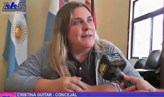 cristina guitar 1