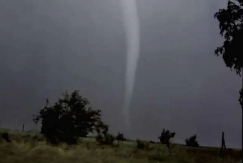 cola-tornadojpeg