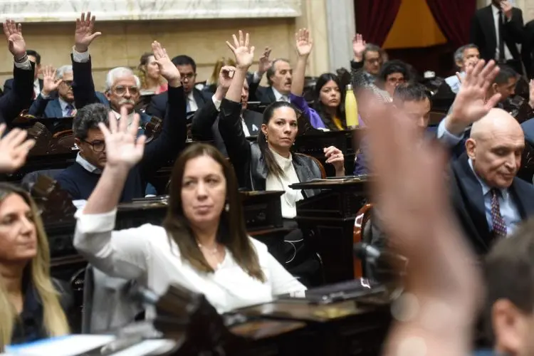diputados-votando-La-Libertad-Avanza-Pro-11-septiembre-2024