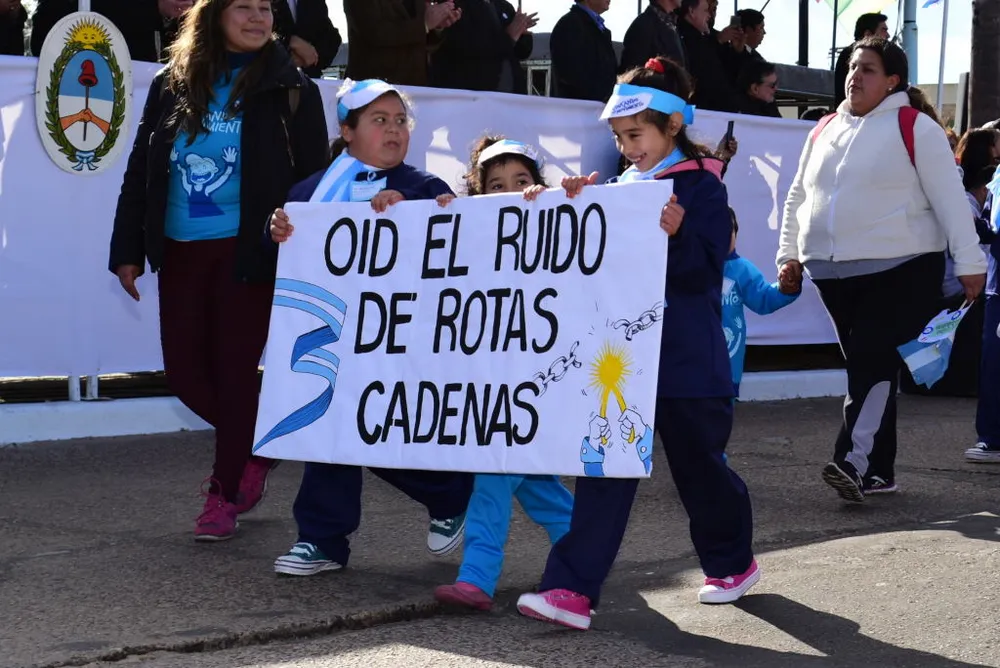 DESFILE DEL 9 DE JULIO - ARCHIVOS (1)