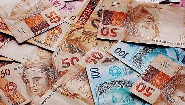 El real brasileño toca nuevo mínimo histórico.