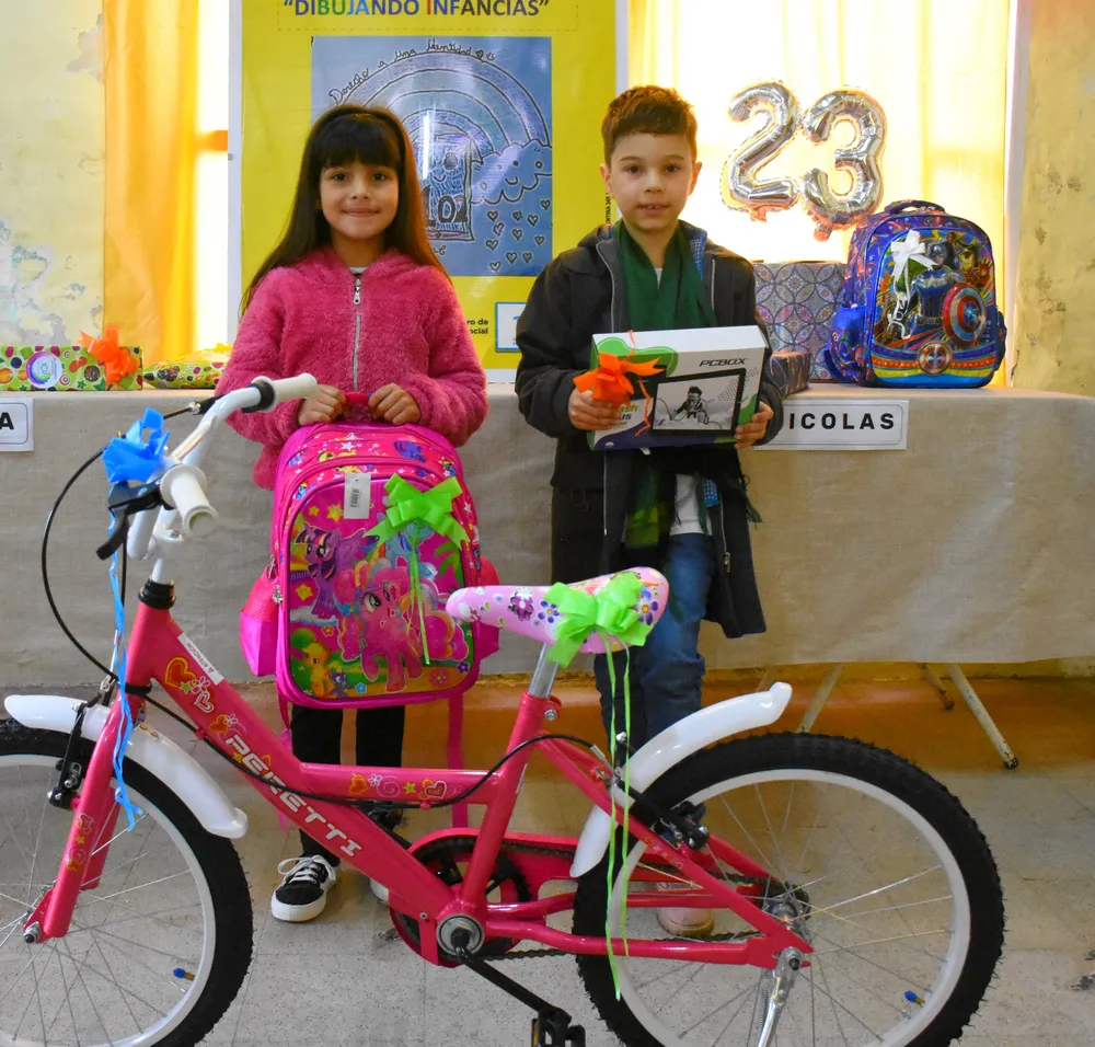 PREMIACIÓN CONCURSO DIBUJANDO INFANCIAS (2)