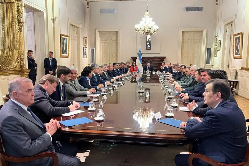 milei y gobernadores