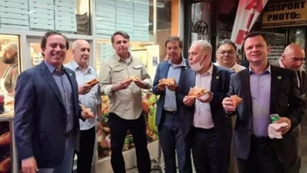 bolsonaro pizzas