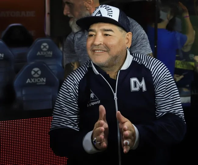 Juicio por la muerte de Maradona: declararán el ex director de la Clínica Olivos y el neurocirujano que lo operó