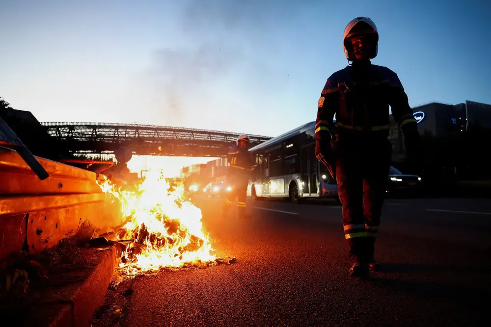 cientos-de-funcionarios-de-seguridad-fueron-desplegados-en-paris-foto-reutersabdul-saboor-G6HM4ATEZDU67BA4GNZLHP4B6U