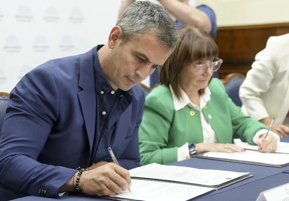 el-presidente-la-camara-diputados-martin-menem-y-la-senadora-oficialista-patricia-bullrich