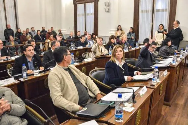 Senadores media sancion