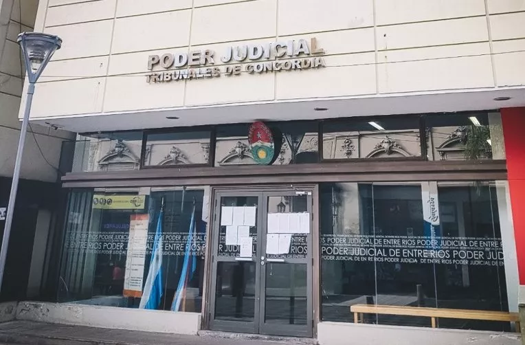 Tribunales