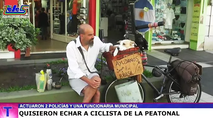 Ciclista en la Peatonal