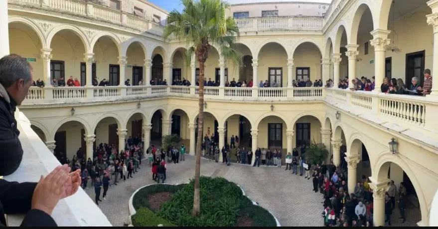 estatales de la gris en lucha