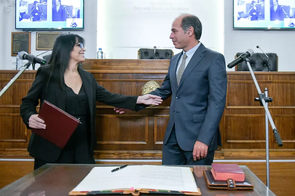 Vicegobernadora Alicia Aluani y ML