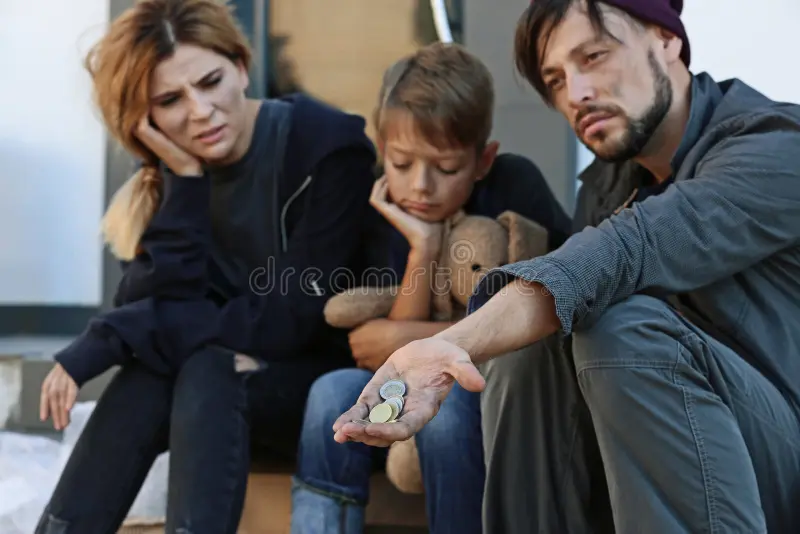 petición-sin-hogar-pobre-de-la-familia-129845638