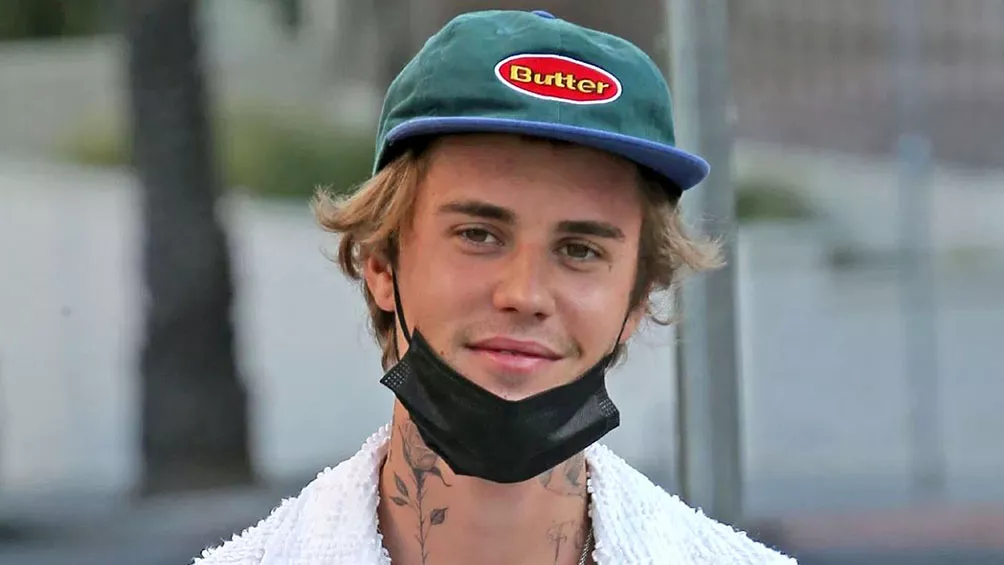 JUSTIN BIEBER